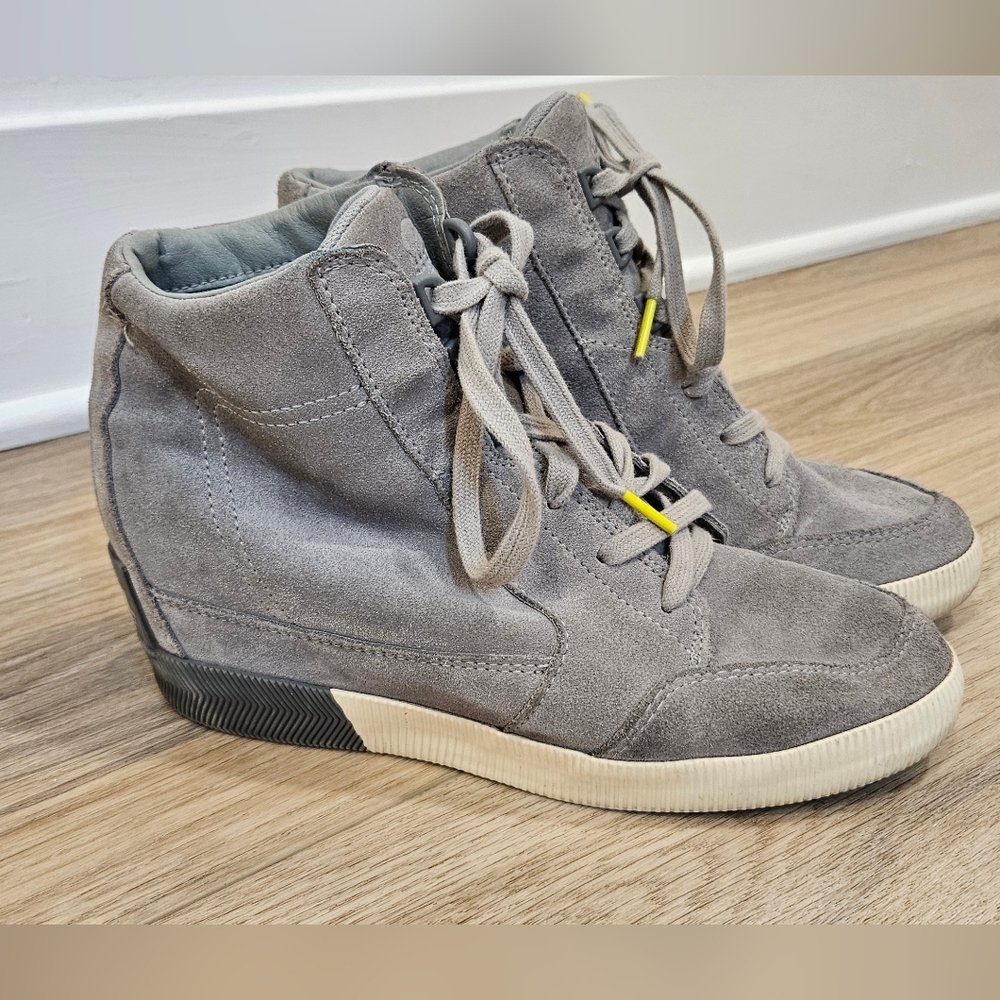 Sorel Out 'N About Wedge Gray Suede Boots NL4443-081 Dove/Quarry Women's Sz 8.5